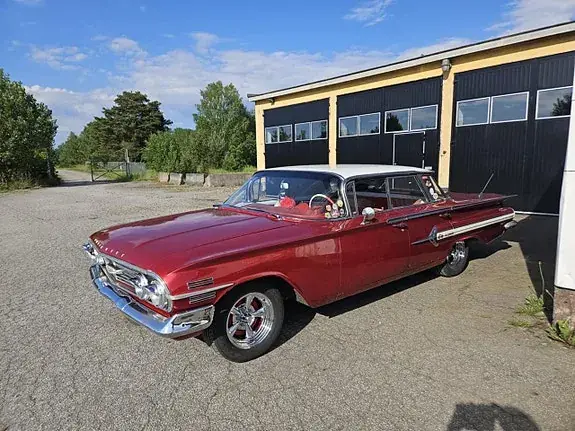 Chevrolet Impala 1960 photo 4