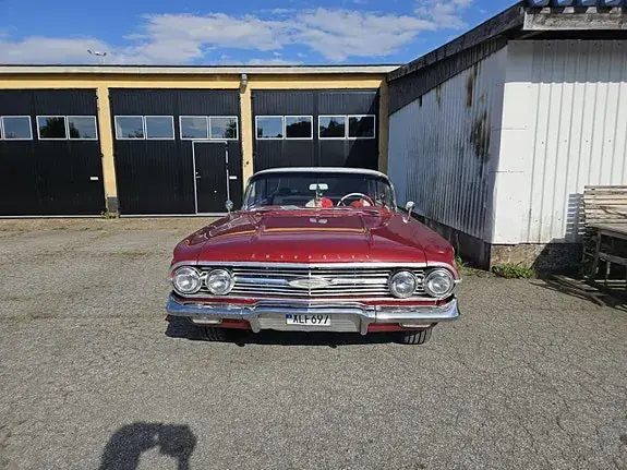 Chevrolet Impala 1960 photo 2