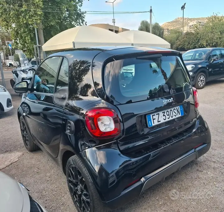 Smart Fortwo 2019 photo 4