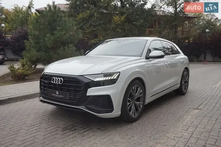 Audi Q8 2022 photo 2
