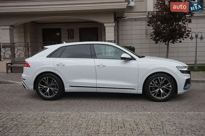 Audi Q8 2022 photo 5