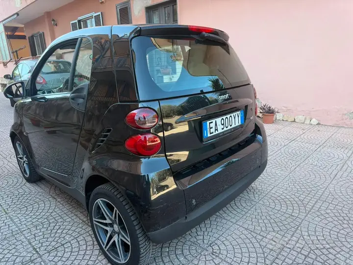 Smart Fortwo 2010 photo 3