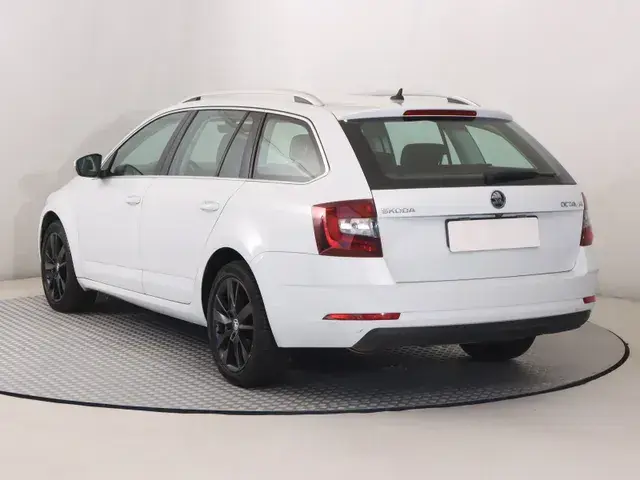 Skoda Octavia 2019 photo 3