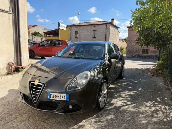 Alfa Romeo Giulietta 2010 photo 3
