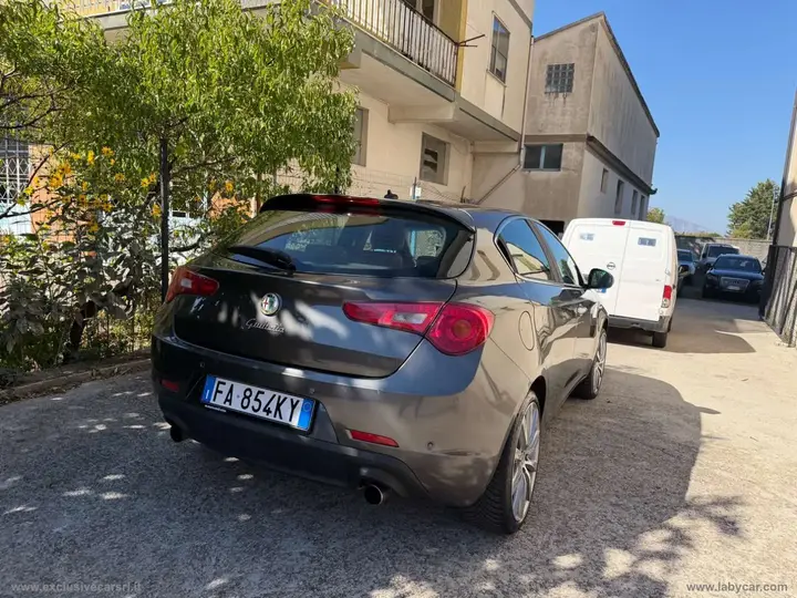 Alfa Romeo Giulietta 2010 photo 5