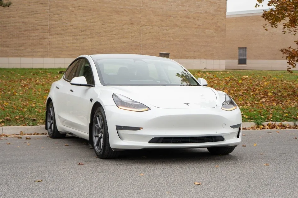 Tesla Model 3 2021 photo 3