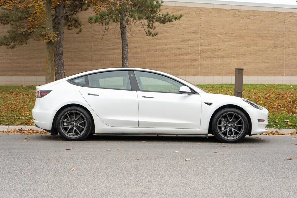 Tesla Model 3 2021 photo 4