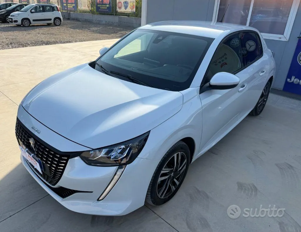 Peugeot 208 2021 photo 3