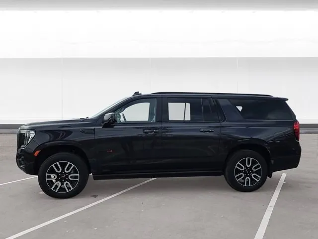 GMC Yukon Xl 2023 photo 3