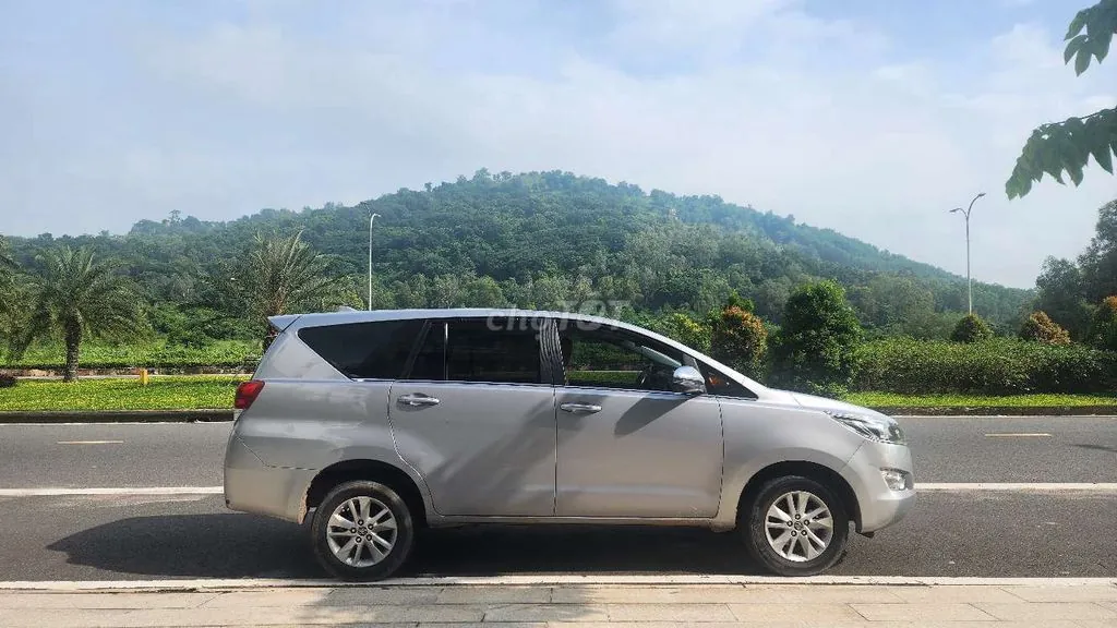Toyota Innova 2018 photo 3