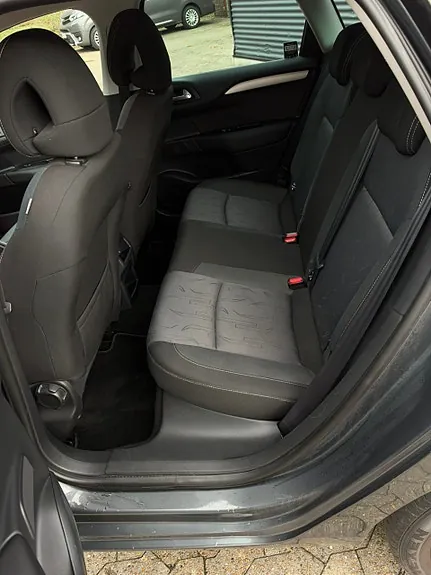 Citroen C4 2010 photo 4