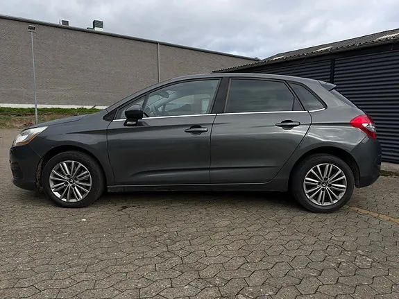 Citroen C4 2010 photo 2