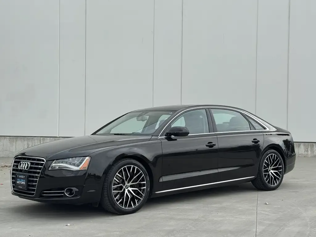 Audi A8 2013 photo 5