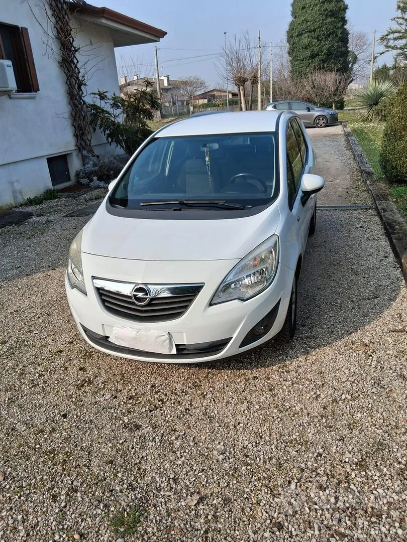 Opel Meriva 2012 photo 2