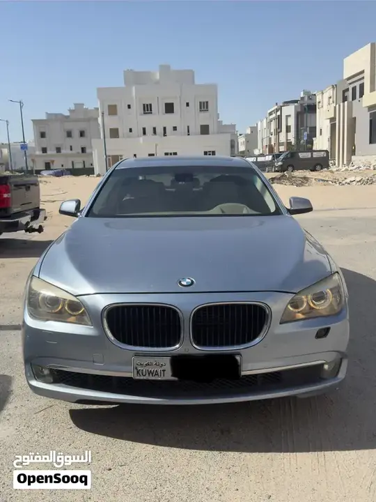 BMW 7 Series 2010 photo 2