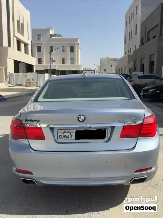 BMW 7 Series 2010 photo 4