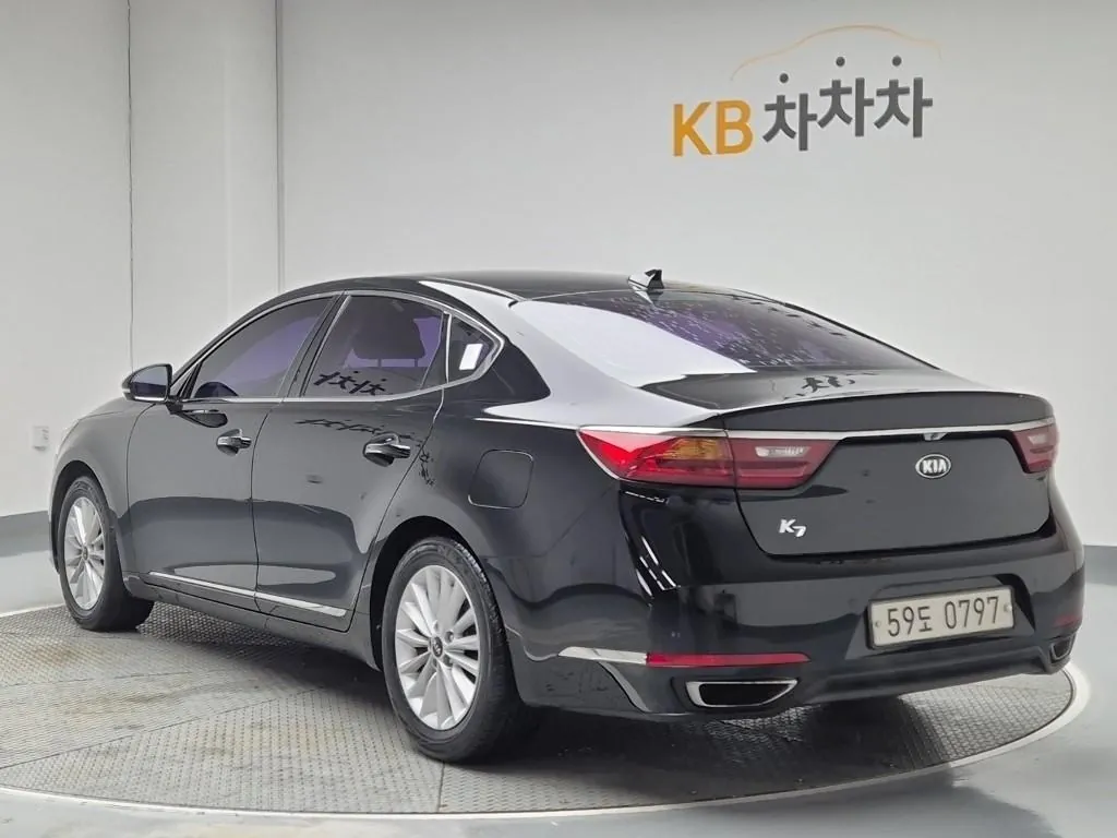 Kia K7 2016 photo 2