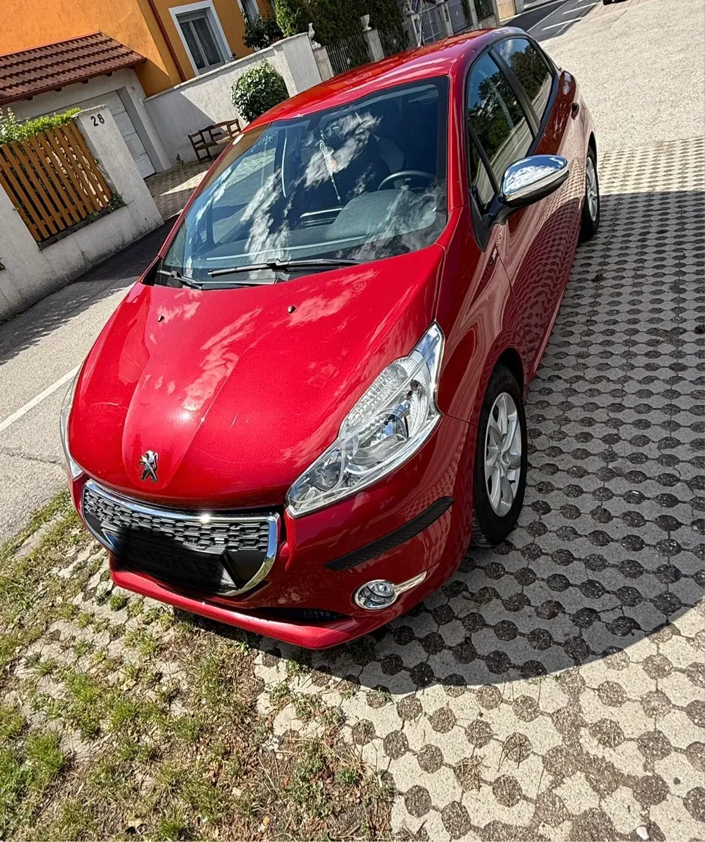 Peugeot 208 2015 photo 3