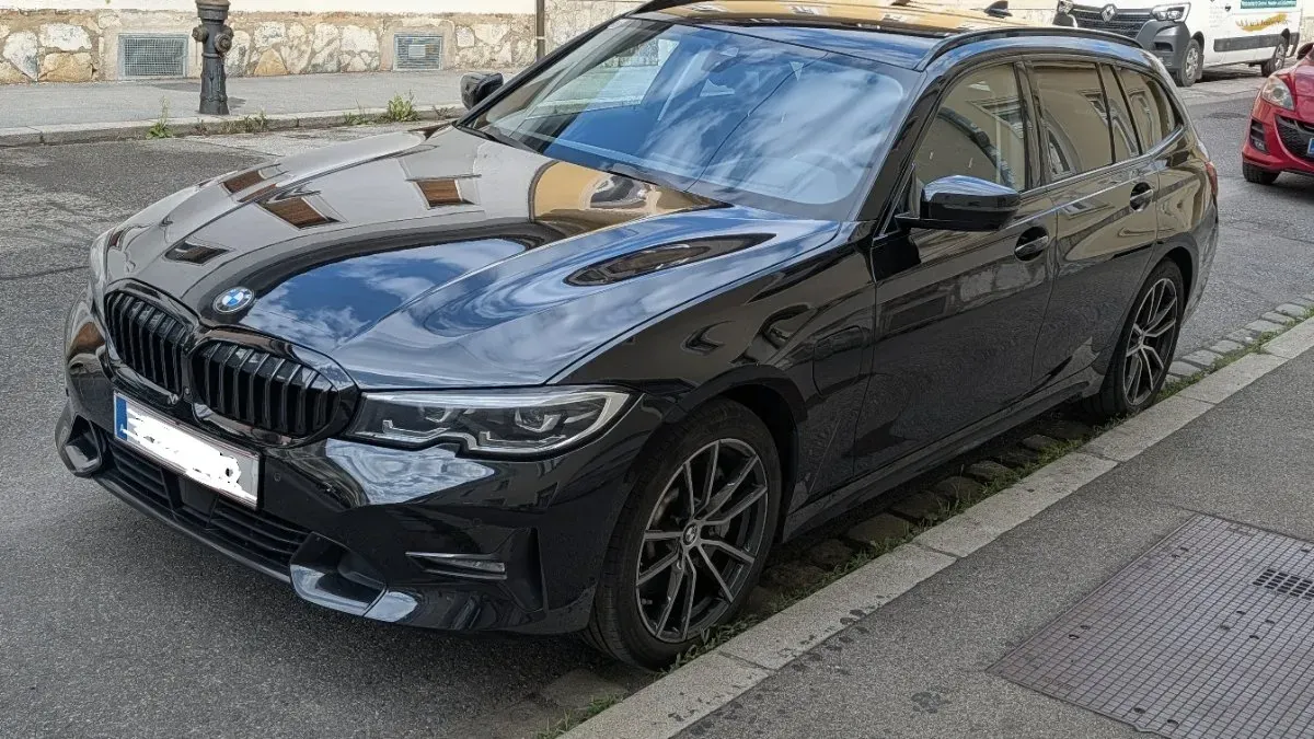 BMW 3 Series 2021 photo 2