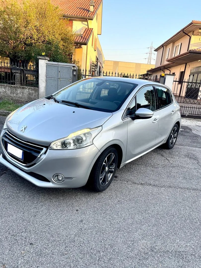 Peugeot 208 2014 photo 3