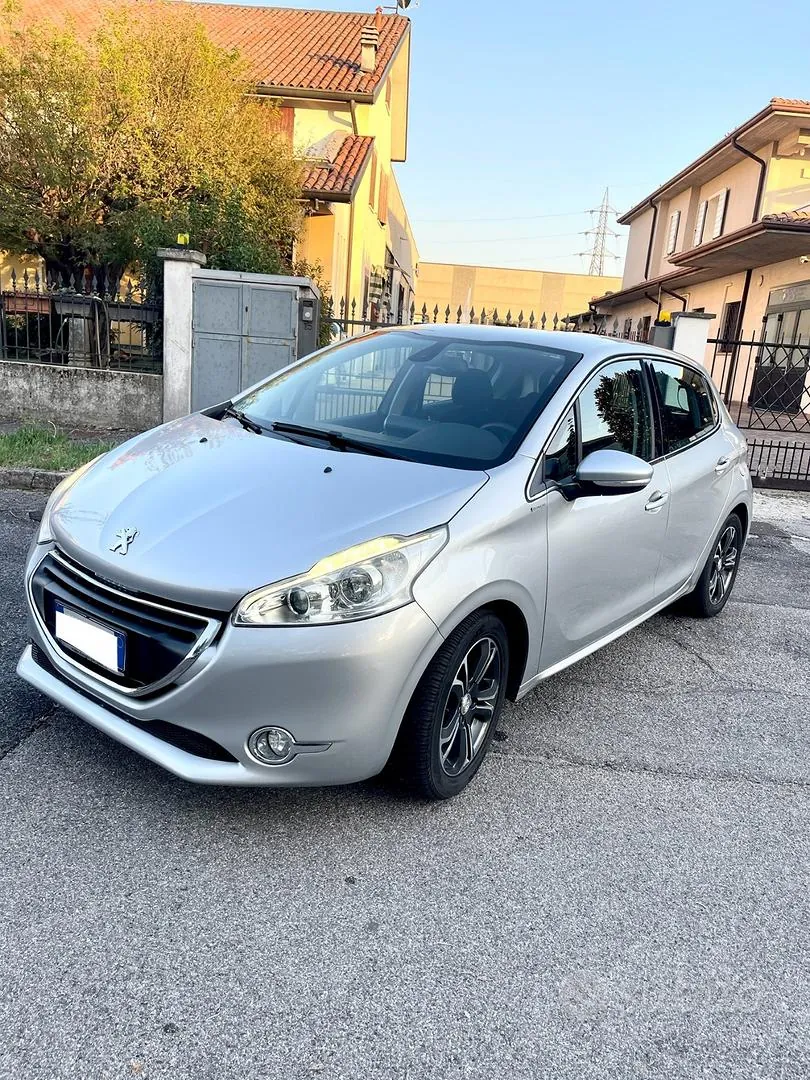Peugeot 208 2014 photo 5