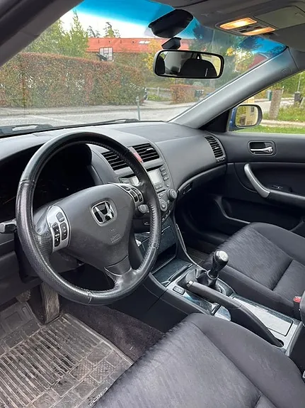 Honda Accord 2004 photo 5