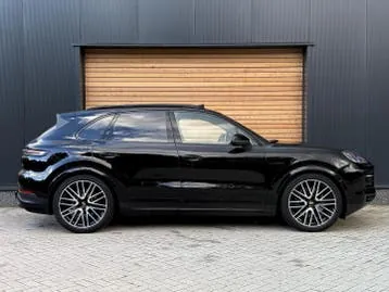Porsche Cayenne 2024 photo 2