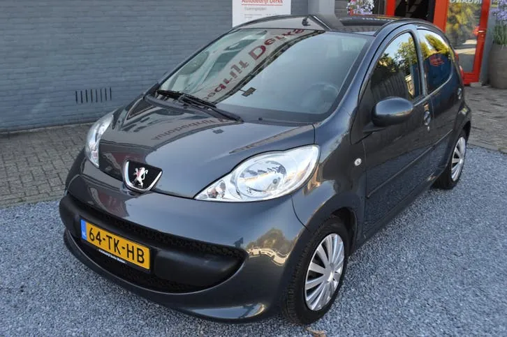 Peugeot 107 2006 photo 2