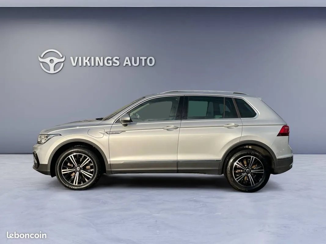 Volkswagen Tiguan 2023 photo 2