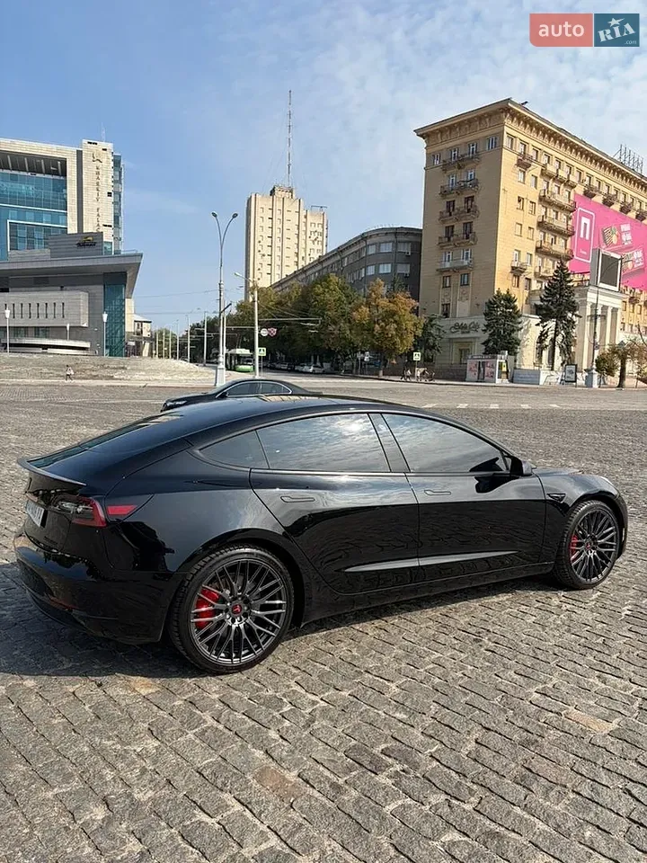 Tesla Model 3 2023 photo 4