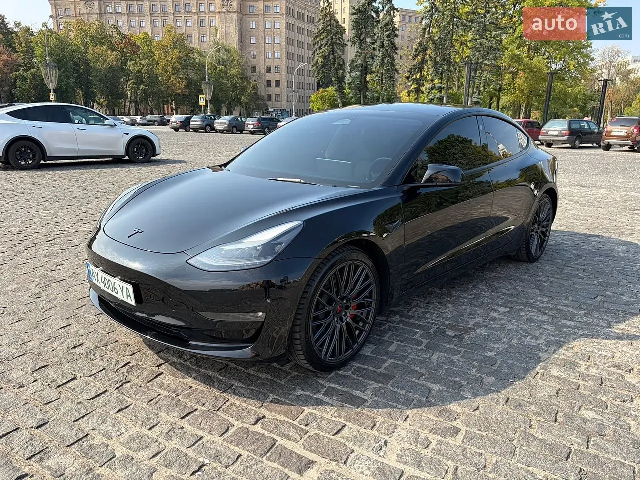 Tesla Model 3 2023 photo 2