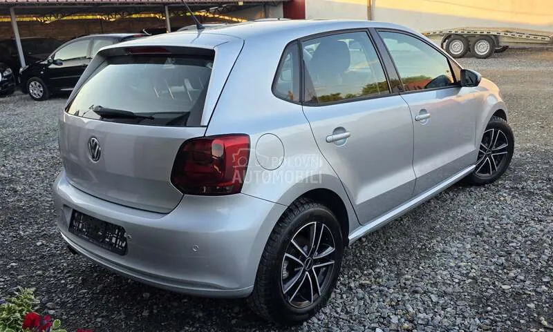 Volkswagen Polo 2010 photo 2