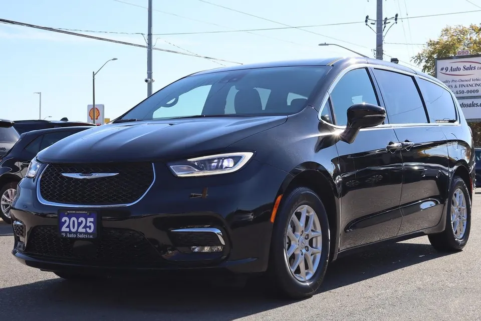 Chrysler Pacifica 2025 photo 3