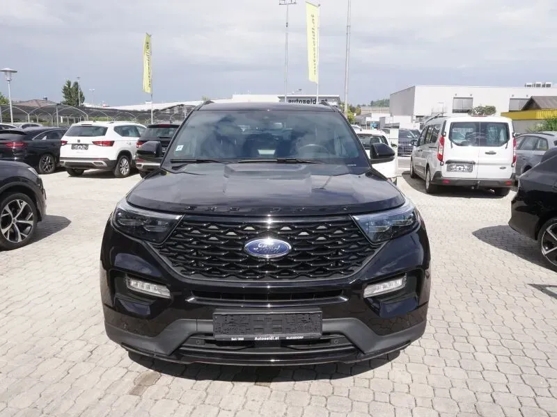 Ford Explorer 2023 photo 2