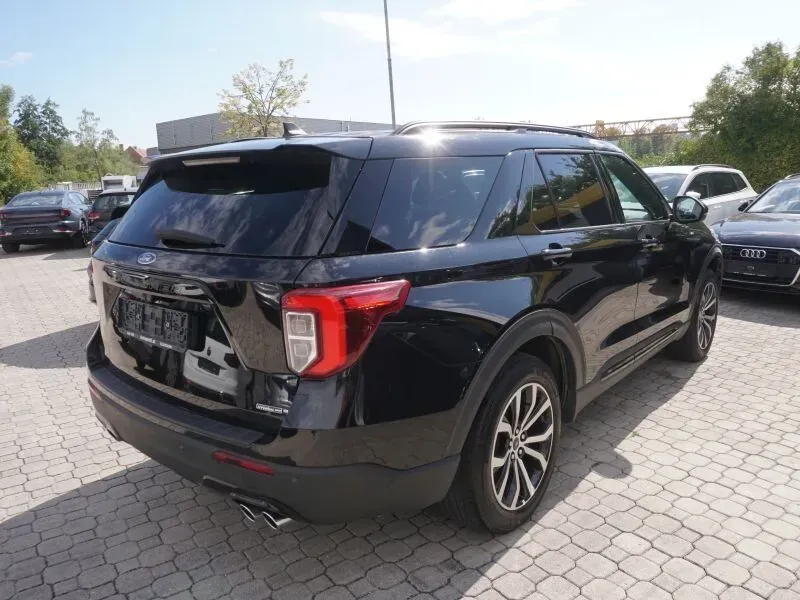 Ford Explorer 2023 photo 3