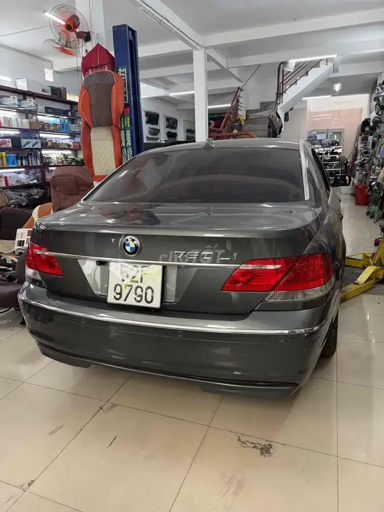 BMW 7 Series 2006 photo 2