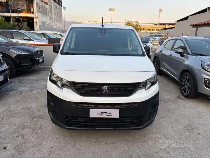 Peugeot Partner 2021 photo 2