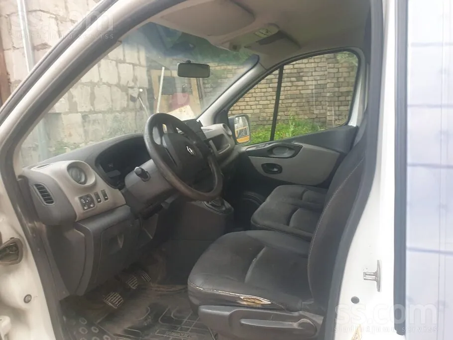 Renault Trafic 2015 photo 3