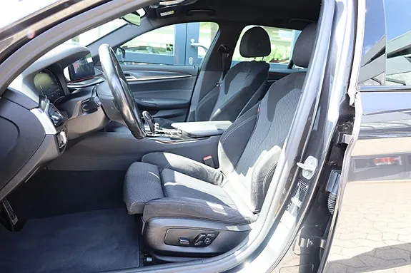 BMW 530E 2022 photo 2
