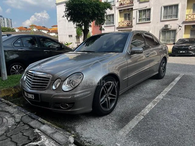Mercedes-Benz 200E