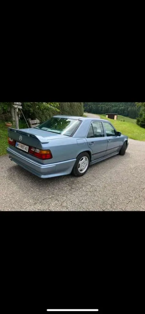 Mercedes-Benz E-Class 1986 photo 3