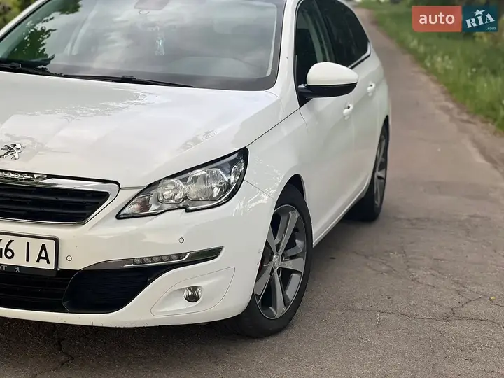 Peugeot 308 2015 photo 5