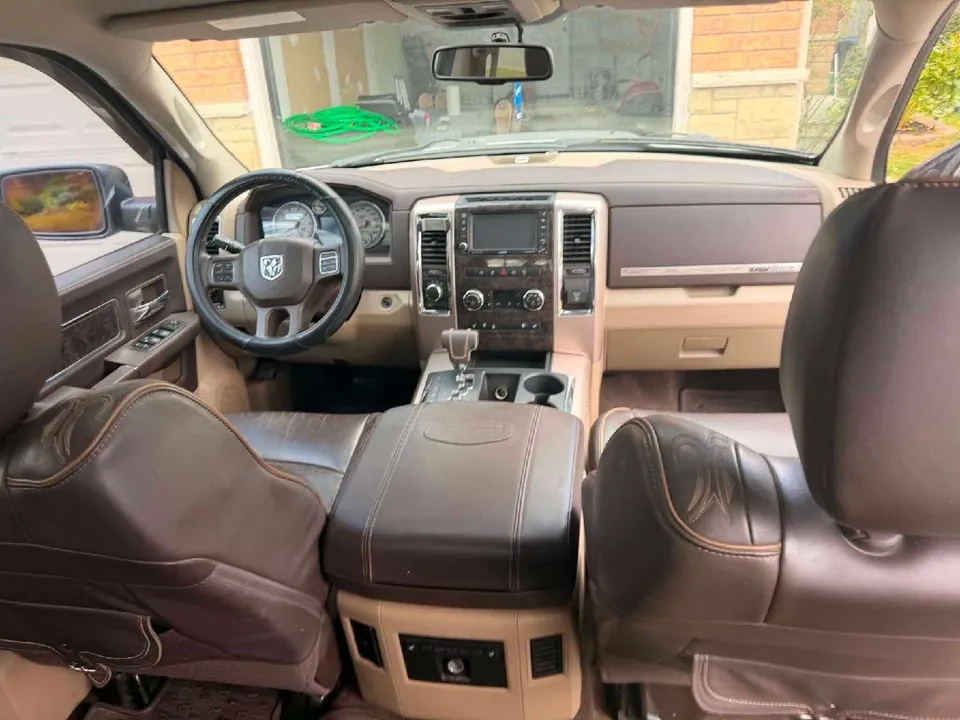 Dodge Ram 1500 2012 photo 2