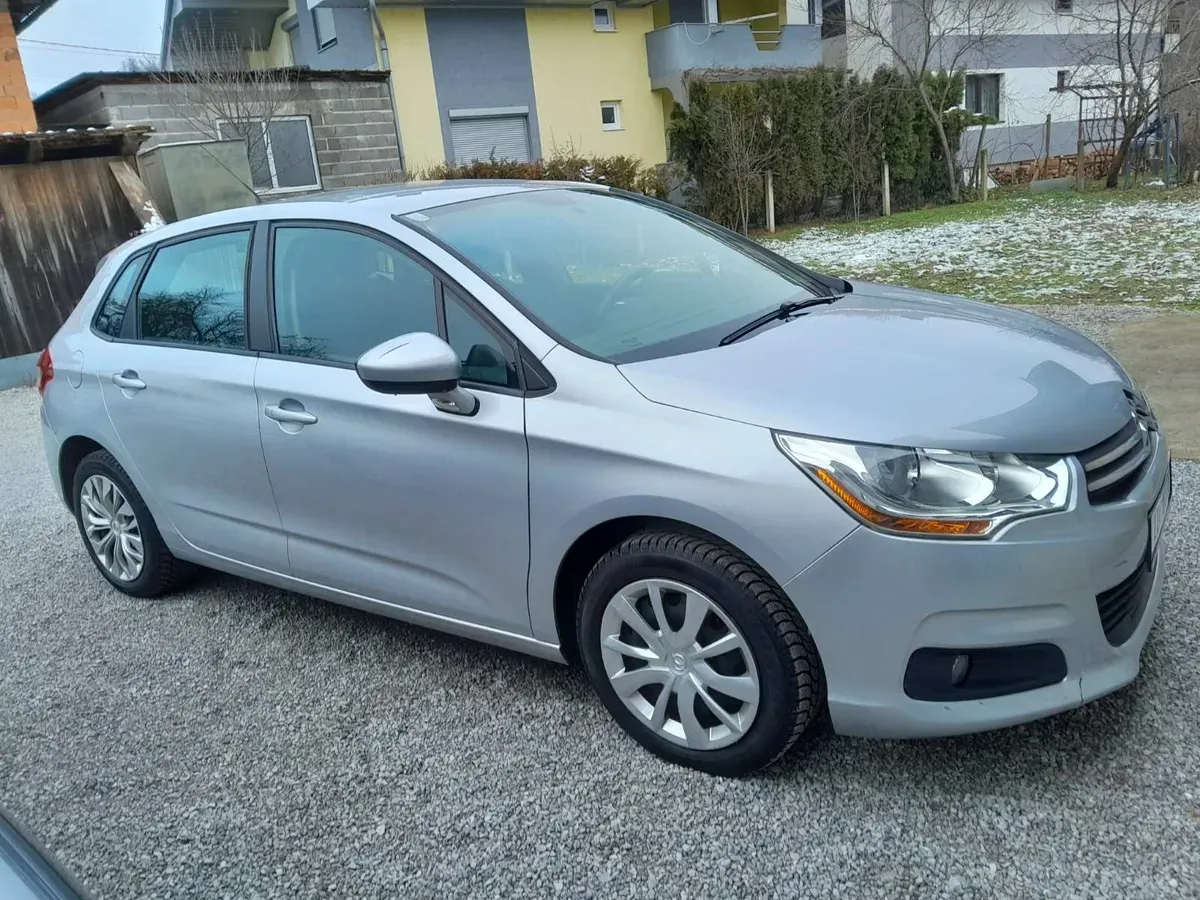 Citroen C4 2015 photo 2