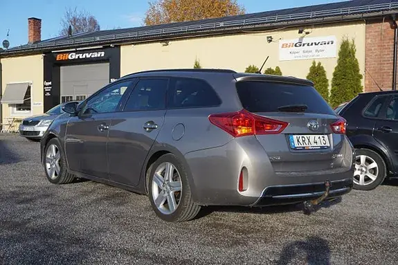 Toyota Auris 2015 photo 2
