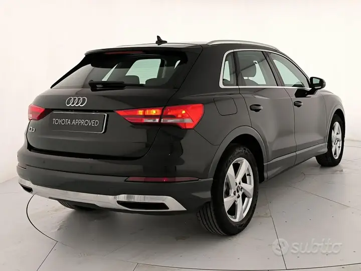 Audi Q3 2021 photo 2