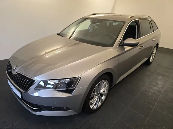 Skoda Superb 2017 photo 4
