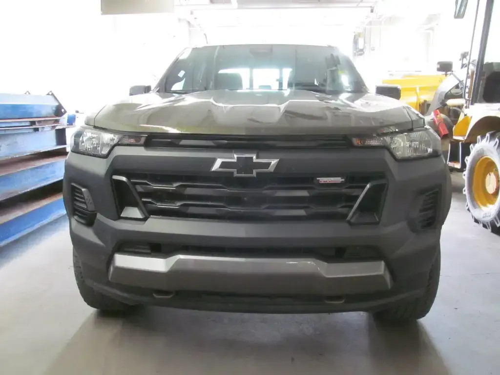 Chevrolet Colorado 2024 photo 2