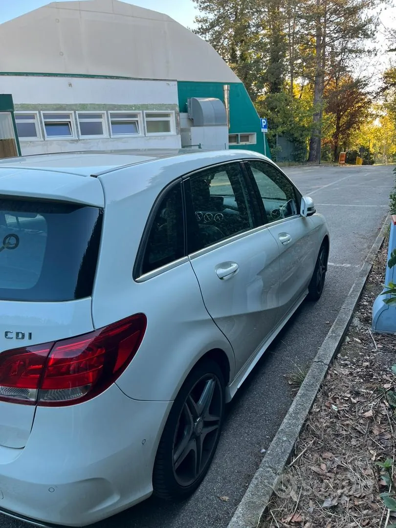 Mercedes-Benz B-Class 2015 photo 3