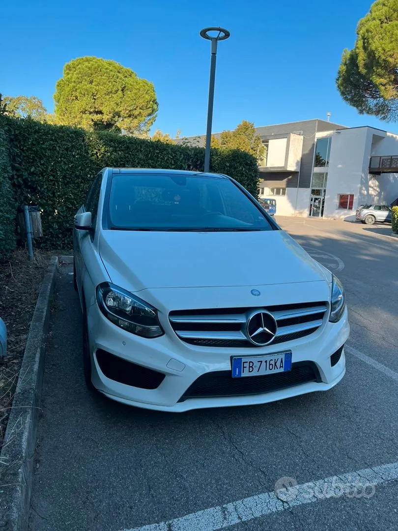 Mercedes-Benz B-Class 2015 photo 2